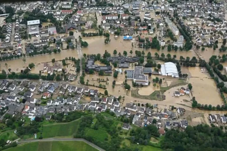 দুই পাশে জার্মানি মাঝে বেলজিয়াম!