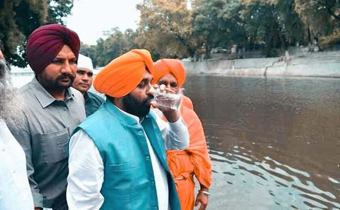 পবিত্র জলাশয়ের জল পান করেই কি গুরুতর অসুস্থ পঞ্জাবের মুখ্যমন্ত্রী! বাড়ছে জল্পনা