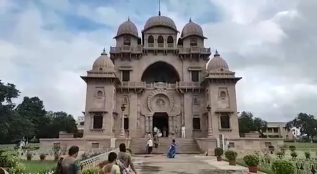 আজ গুরু পূর্ণিমা, সকাল থেকেই ভক্তদের ঢল বেলুড় মঠে