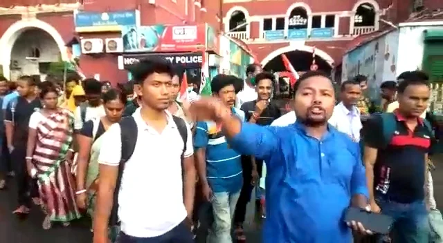 ২১ জুলাইয়ের সমাবেশে যোগ দিতে আজ থেকেই উত্তরবঙ্গের দলীয় কর্মীরা পা রাখলেন হাওড়ায়