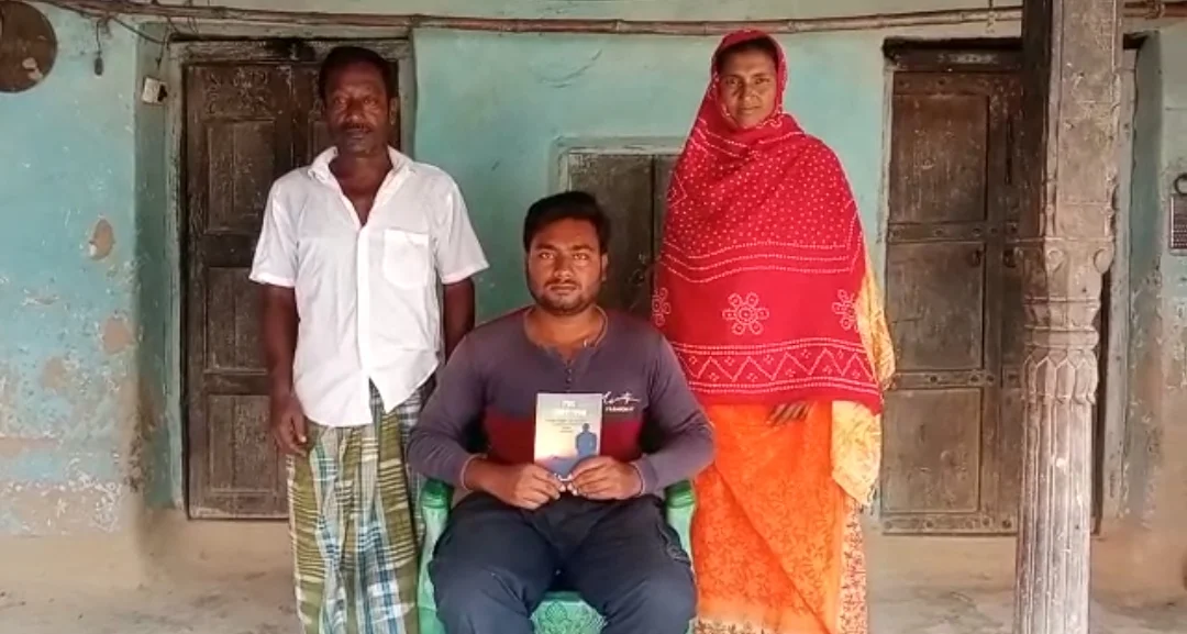 "সোশ্যাল ডিস্ক্রিমিনেশন" সহ আরও ৪ টি ইংরেজি বই লিখে বিশ্বব্যাপী নজির গড়ল বীরভূমের সেলিম পন্ডিত