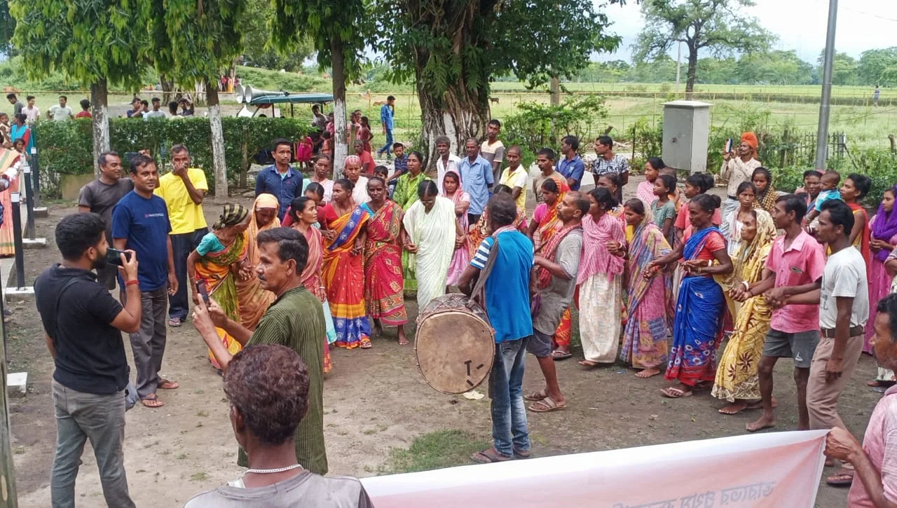 এগিয়ে দ্রৌপদী মুর্মু, মোদীকে ধন্যবাদ জানিয়ে সেলিব্রেশন শুরু উত্তরের আদিবাসী মহল্লায়