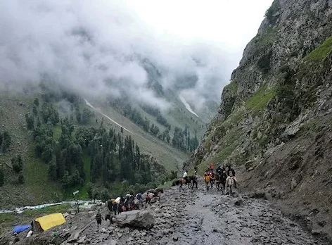 অমরনাথ যাত্রায় বিপর্যয়, মেঘভাঙা বৃষ্টিতে পূণ্যার্থীদের মৃত্যু