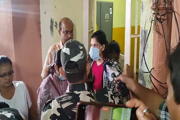 আজ আদালতে পেশ, মন্ত্রী পরিচিত অর্পিতাকে নিয়ে ব্যাঙ্কশাল কোর্টের উদ্দেশে রওনা কেন্দ্রীয় বাহিনীর কনভয়