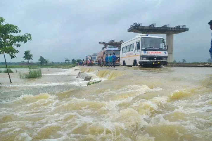 বানভাসি বহু রাজ্য, ফের ৮ রাজ্যে ভারী বৃষ্টির সতর্কতা জারি করল মৌসম ভবন