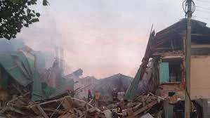 রুশ হামলায় বিধ্বস্ত ইউক্রেনীয় শহর  