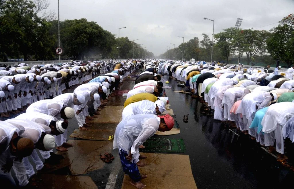 ঈদের নামায  রেড রোডে ৮.৩০, সোরাওয়ার্দি অ্যাভিনিউয়ে ৮ টা