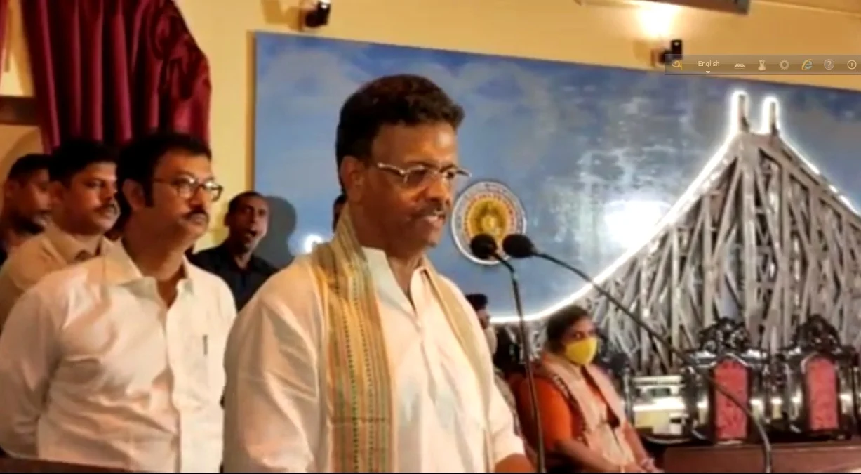 সংস্কারের পর হাওড়ার ঐতিহ্যবাহী টাউন হলের উদ্বোধন করলেন ফিরহাদ হাকিম