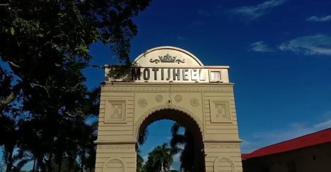 ঈদুল আযহা কে কেন্দ্র করে মুর্শিদাবাদে নেমেছে পর্যটকদের ঢল