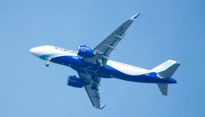 স্পাইস জেটের পর এবার করাচিতে জরুরি অবতরণ ইন্ডিগোর বিমানের