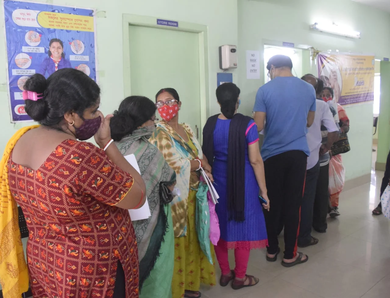 আজ থেকে ৭৫ দিনের কর্মসূচিতে শুরু প্রাপ্ত বয়স্কদের বিনামূল্যে বুস্টার ডোজ