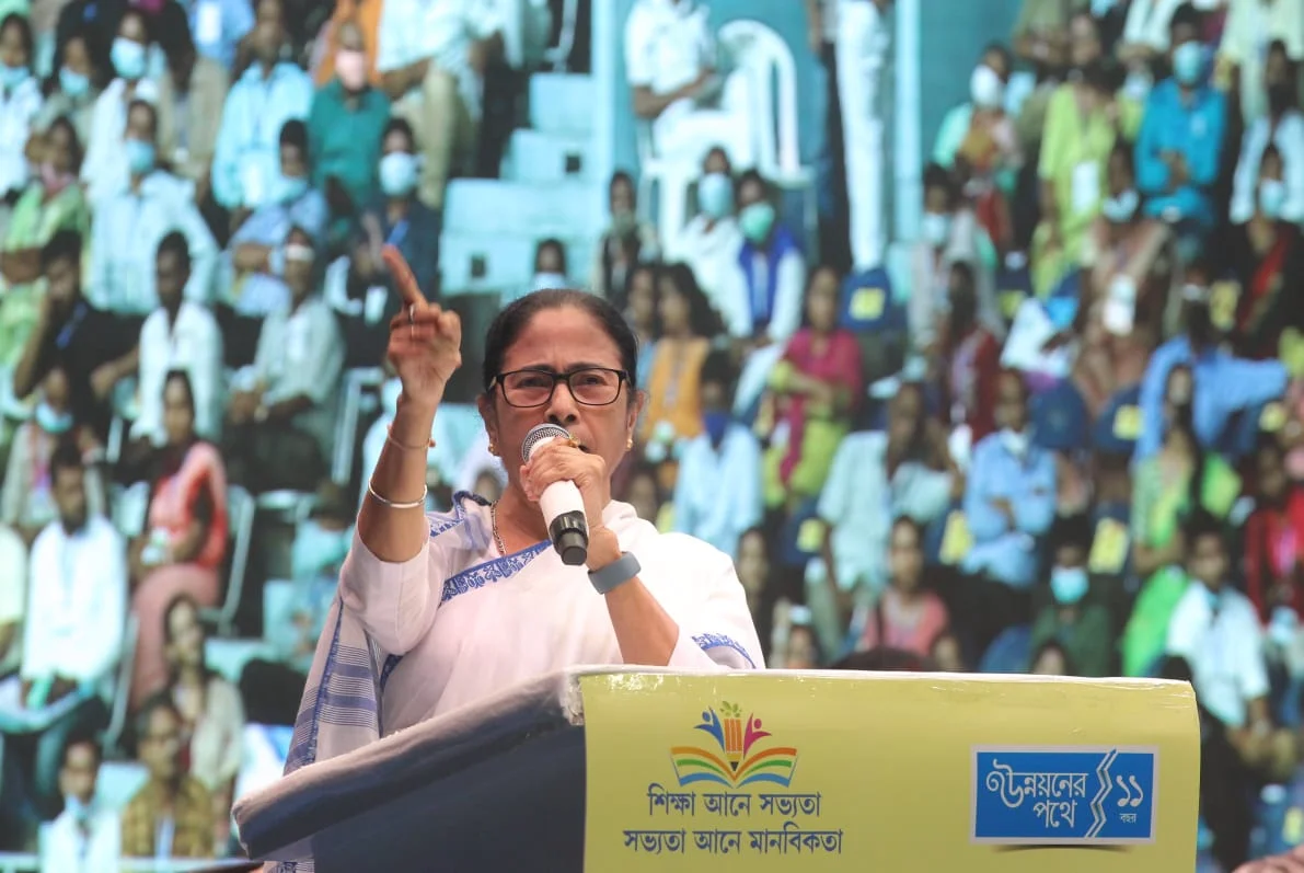 আর্থিকভাবে অবরুদ্ধ করতে চাইছে, ফের ১০০ দিনের কাজের টাকা নিয়ে বাংলাকে বঞ্চনার কথা তুলে কেন্দ্রের বিরুদ্ধে সরব মুখ্যমন্ত্রী