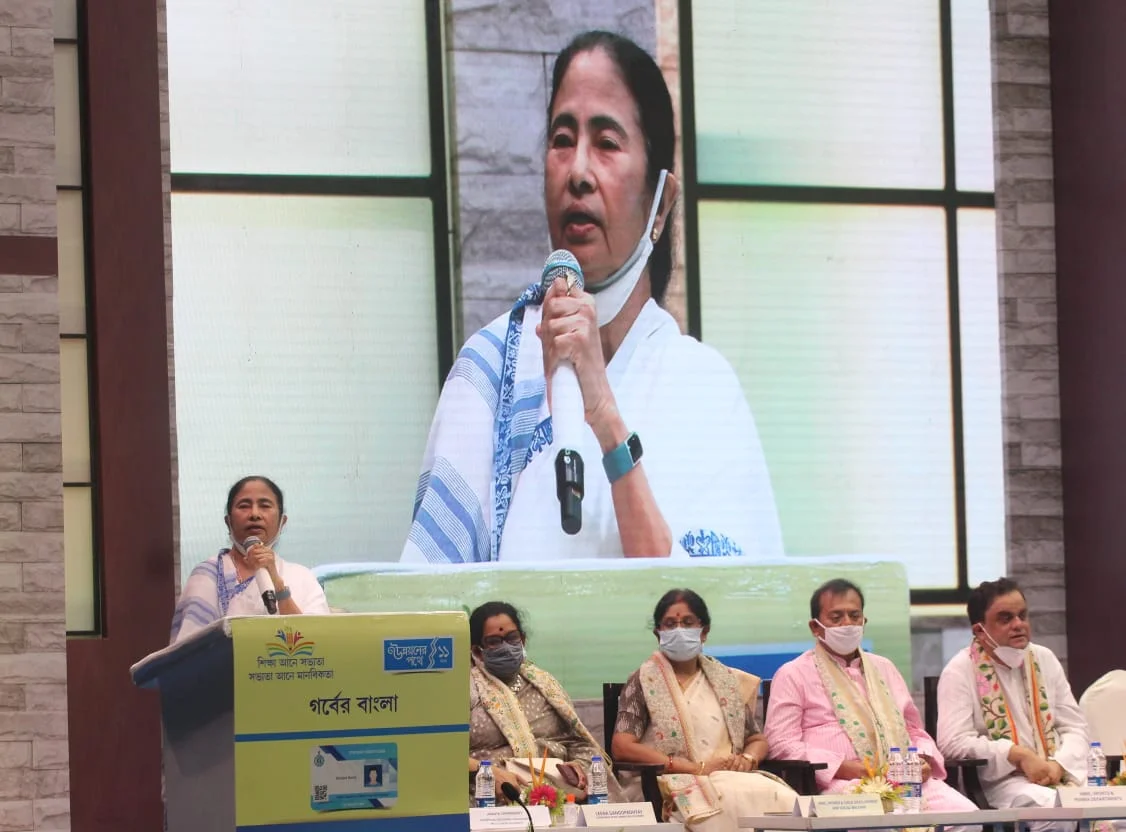 আর্থিকভাবে অবরুদ্ধ করতে চাইছে, ফের ১০০ দিনের কাজের টাকা নিয়ে বাংলাকে বঞ্চনার কথা তুলে কেন্দ্রের বিরুদ্ধে সরব মুখ্যমন্ত্রী