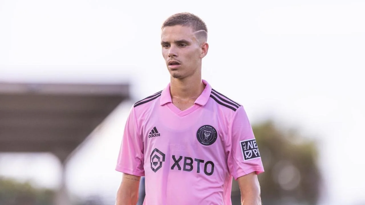 গোলের ঠিকানা লেখা দৃষ্টিনন্দন ফ্রি কিকে বাবা ডেভিড কে মনে করালেন পুত্র রোমিও বেকহ্যাম, দেখুন ভিডিও