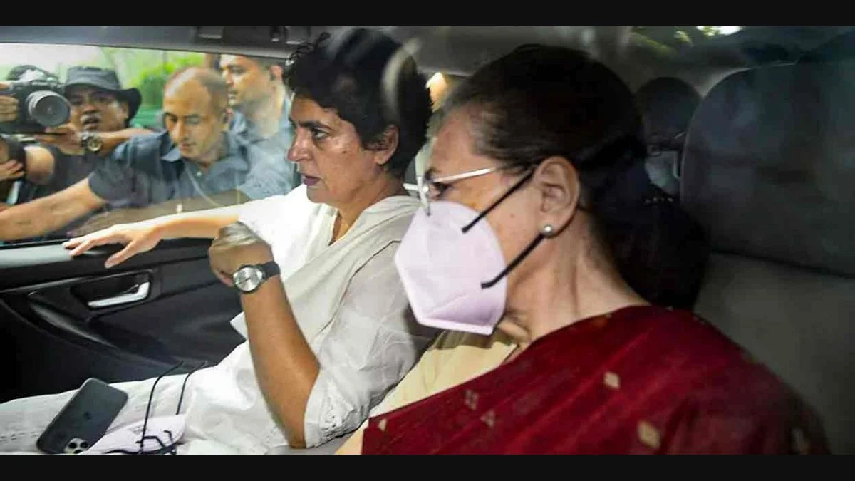জেরা শেষে ইডির অফিস থেকে বেরিয়ে গেলেন সোনিয়া গান্ধি, নয়া সমন জারি না করা পর্যন্ত জিজ্ঞাসাবাদ নয়