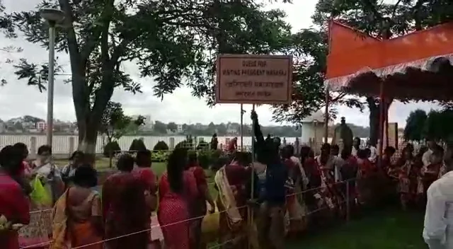 আজ গুরু পূর্ণিমা, সকাল থেকেই ভক্তদের ঢল বেলুড় মঠে