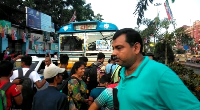 ২১ জুলাইয়ের সমাবেশে যোগ দিতে আজ থেকেই উত্তরবঙ্গের দলীয় কর্মীরা পা রাখলেন হাওড়ায়