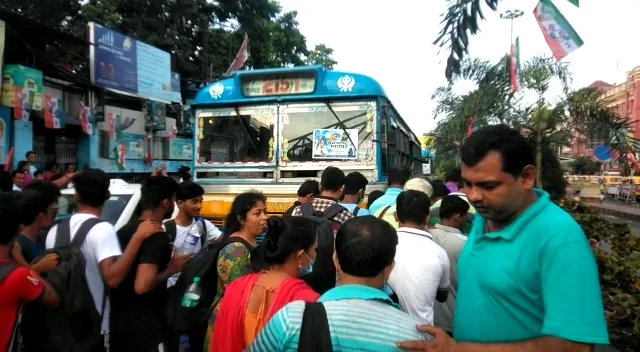 ২১ জুলাইয়ের সমাবেশে যোগ দিতে আজ থেকেই উত্তরবঙ্গের দলীয় কর্মীরা পা রাখলেন হাওড়ায়