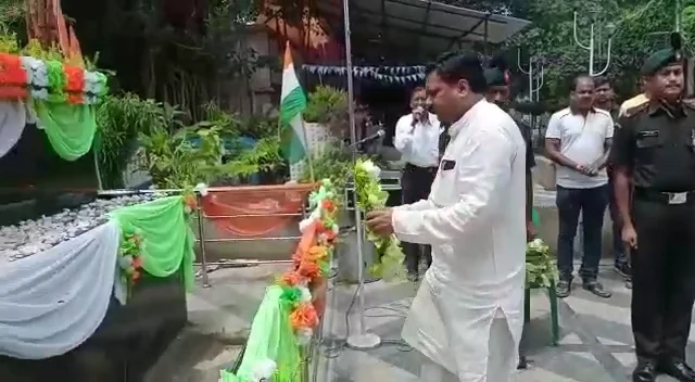 কার্গিল বিজয় দিবসে হাওড়ার অমর জ্যোতি স্মৃতিসৌধে কার্গিল যুদ্ধে শহীদ বীর জওয়ানদের শ্রদ্ধা