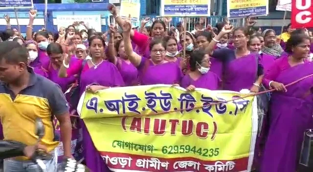 এবার আন্দোলনে রাজ্যের আশা কর্মীরা, দাবি না মানলে লাগাতার কর্মবিরতির হুমকি