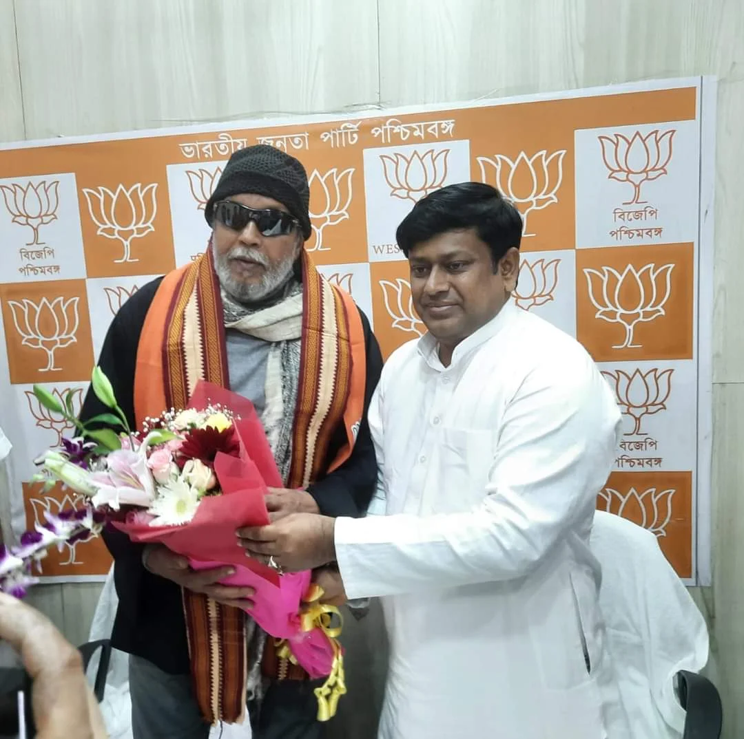 ফের সক্রিয় রাজনীতিতে মিঠুন! শুরু জোর জল্পনা