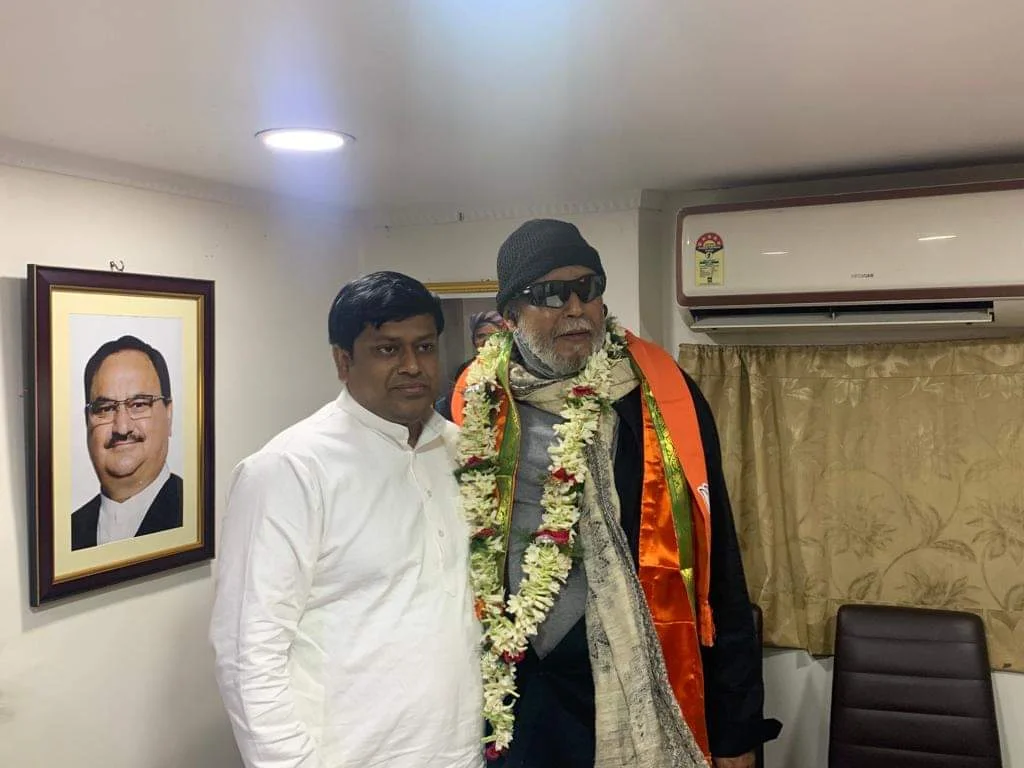 ফের সক্রিয় রাজনীতিতে মিঠুন! শুরু জোর জল্পনা