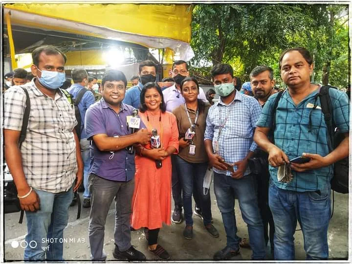 সতীর্থ সাংবাদিকদের কাঁধেই অন্তিম যাত্রায় স্বর্ণেন্দু, পুবের কলমের শ্রদ্ধার্ঘ