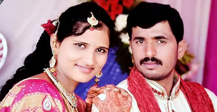 চলছিল বিচ্ছেদ মামলার শুনানি,আদালতেই স্ত্রীর গলা কেটে খুন