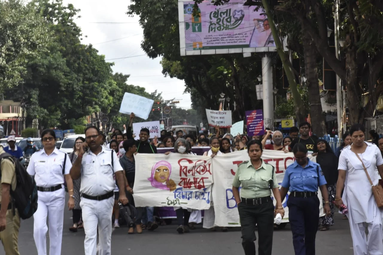 বিলকিস বানুর লড়াইকে স্যালুট জানিয়ে মিছিল কলকাতায়