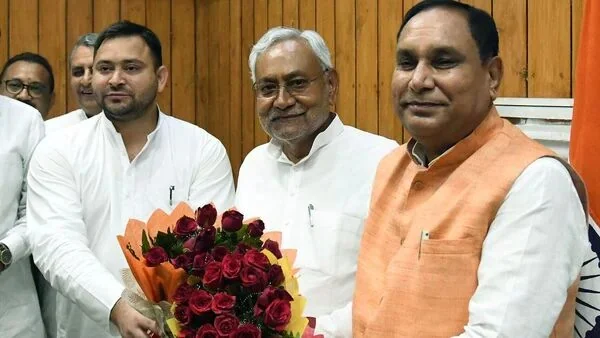 বিজেপির একটাই কাজ নিজেদের ঢাক পেটানো আস্থাভোটে জয়ী হবার পরেই প্রাক্তন জোটসঙ্গীকে নজিরবিহীন তোপ নীতীশের