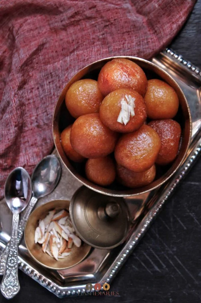 দুয়ারে অতিথি, ঘরে নেই মিষ্টি, বানিয়ে ফেলুন গুঁড়ো দুধের লালমোহন পান্তুয়া