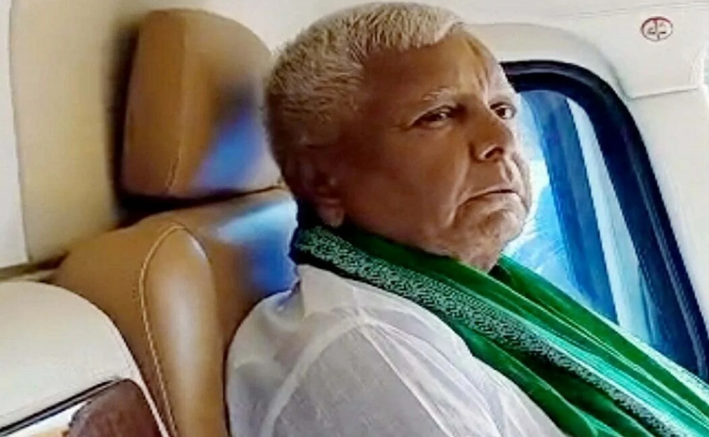 কিডনি প্রতিস্থাপন করতে এবার সিঙ্গাপুরে যাচ্ছেন লালু