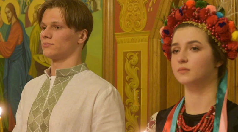 যুদ্ধ আবহে ইউক্রেন থেকে পালিয়ে ভারতে এসে চার হাত এক হল রাশিয়ার যুবকের সঙ্গে ইউক্রেনীয় যুবতীর