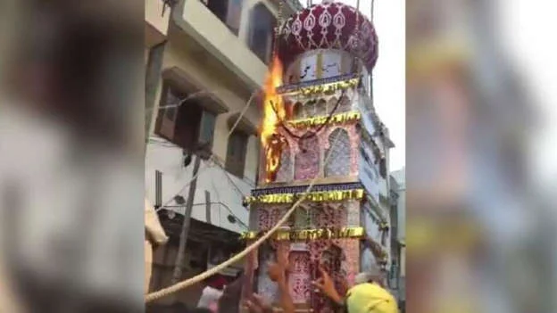 মুহাররমের তাজিয়ায় আগুন, নেভাল হিন্দুরা