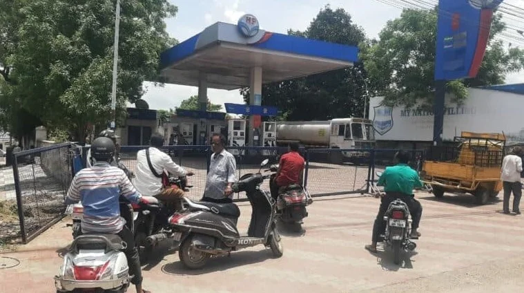 ভোটের আগে বাইক ব্যবহারে কড়াকড়ি, বিধি নিষেধ জারি করল নির্বাচন কমিশন