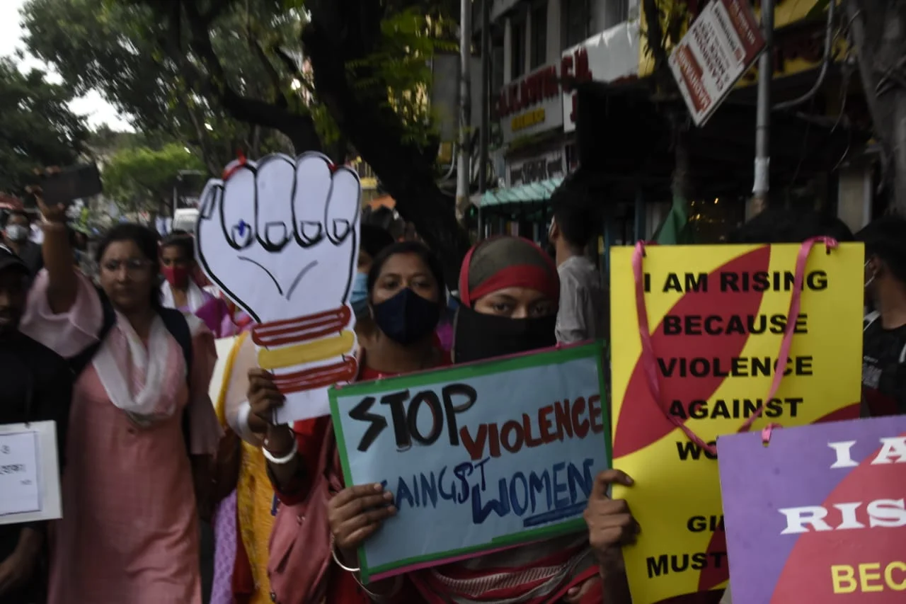 বিলকিস বানুর লড়াইকে স্যালুট জানিয়ে মিছিল কলকাতায়