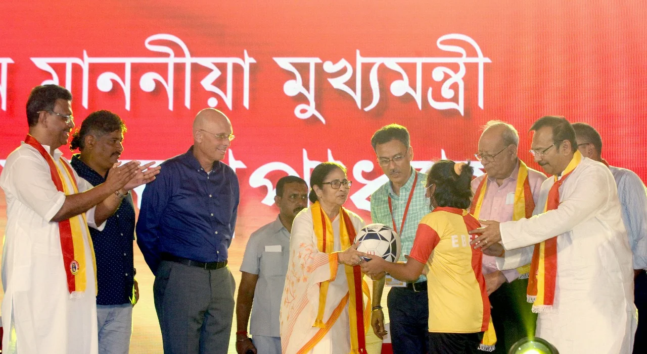 বাংলায় গড়ে উঠবে ক্রীড়া বিশ্ববিদ্যালয়,  ইস্টবেঙ্গলের মিউজিয়াম উদ্বোধনে এসে জানালেন মুখ্যমন্ত্রী