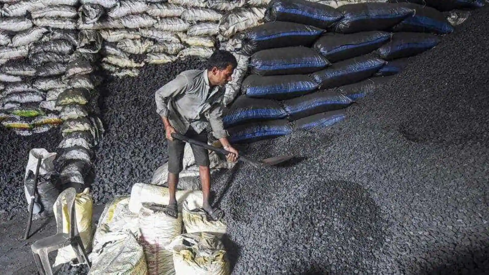 কয়লা পাচার কাণ্ড:  এবার ৮ আইপিএস অফিসারকে রাজধানীতে তলব করল ইডি