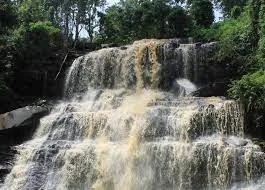 বেড়াতে গিয়ে ঘটে গেল মর্মান্তিক ঘটনা, জলপ্রপাতের প্রবল স্রোতে ভেসে গেল ৬ জন   