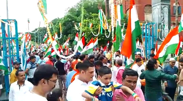 গুলমোহর ময়দান  থেকে সালকিয়া হাওড়ায় তিরঙ্গা যাত্রায় শুভেন্দু