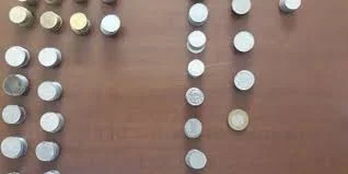 অসহ্য ব্যথা নিয়ে হাসপাতালে রোগী, পেট থেকে বের করা হল ৬৩টি ধাতব কয়েন