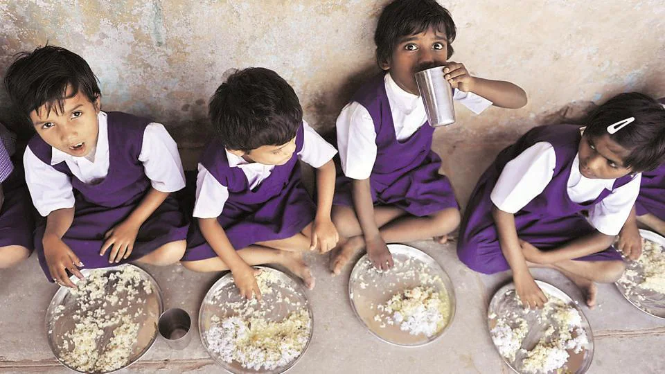 রাঁধুনি দলিত, গুজরাতে একটি প্রাথমিক স্কুলে খাবার খেল না ১৫০ জন পড়ুয়া