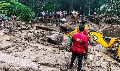 কেরলের ইদুক্কিতে ভূমিধসে একই পরিবারের ৫ জনের প্রাণহানি