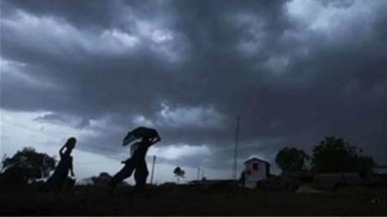 দক্ষিণবঙ্গে বুধবার থেকেই বাড়বে বৃষ্টি, সতর্কতা জারি উত্তরবঙ্গ ও উত্তর -পূর্ব ভারতের রাজ্যগুলিতেও