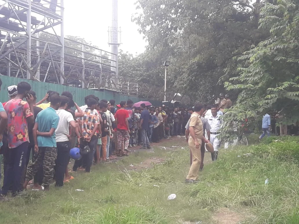 শহরজুড়ে এখন ডার্বির উন্মাদনা 