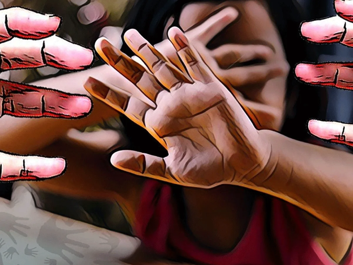 বন্দুকের মুখে দাঁড় করিয়ে যোগী রাজ্যে সাতজন মিলে ধর্ষণের  অভিযোগ দলিত মহিলাকে