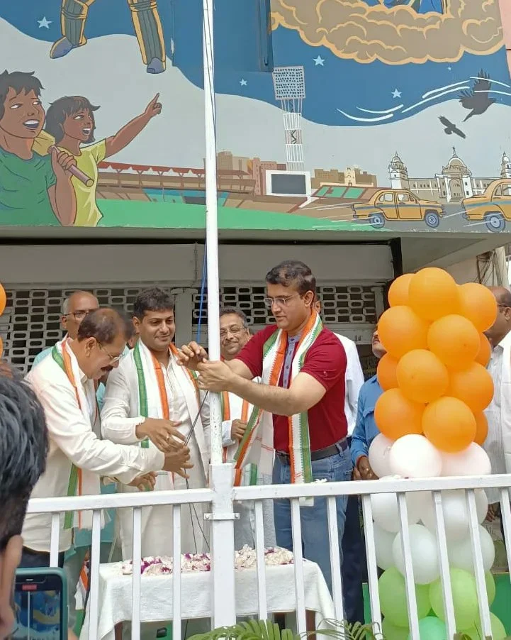 স্বাধীনতার ৭৫ বছরে ইডেনে পতাকা উত্তোলন করলেন সৌরভ