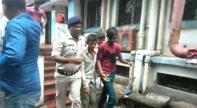 শালিমার জিআরপির লকআপ ভেঙে পালানো দুই আসামি কে ফের গ্রেফতার