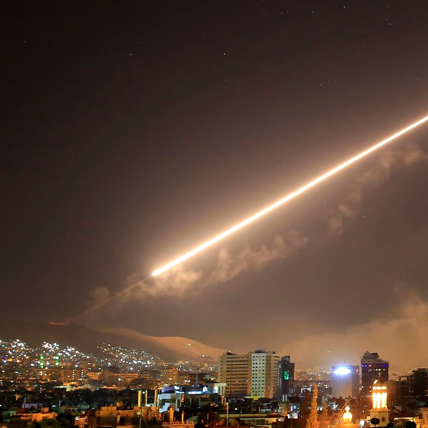 সিরিয়ার বিমানবন্দরে ইসরায়েলি হানা, নিহত কমপক্ষে ৫ সেনা