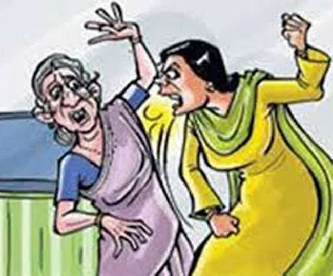 টিভির আওয়াজ কমাতে বলায় শাশুড়ির তিনটে আঙুলে কামড় বসালেন বৌমা